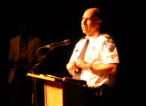 Le commandant Roger B&eacute;lair, chef du Poste de quartier 39 lors du lancement du programme COOP
